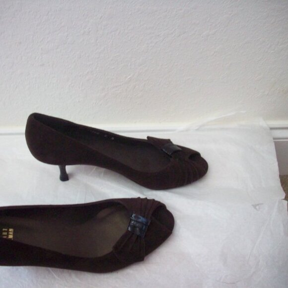 Stuart Weitzman Suede D. Brown Open Toe Shoe 8 - Picture 2 of 6